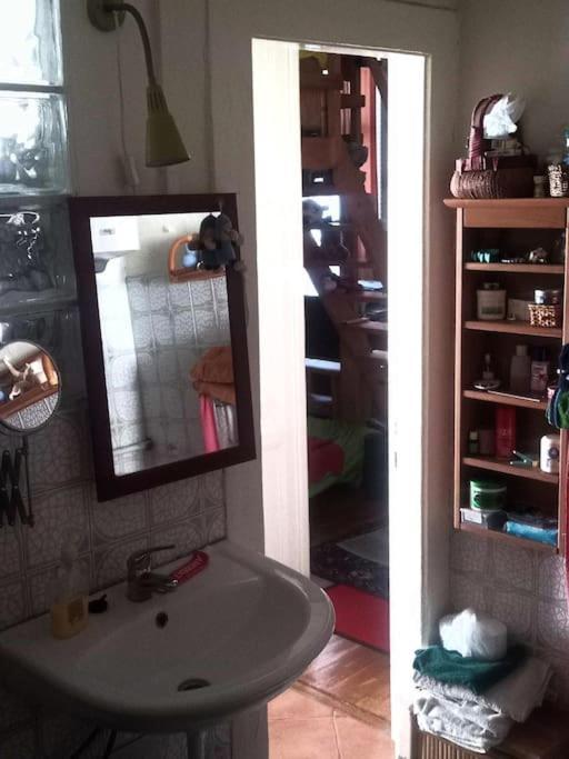 Or Working, Feel Good In The Retro Style Of A European Jiu Jitsu Champion! Apartment